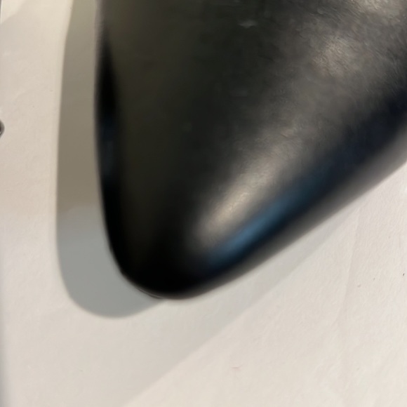 𝅺ROCK & REPUBLIC BLACK FLATS WITH SILVER EMBELLISHMENT SIZE 71/2. - Picture 4 of 7